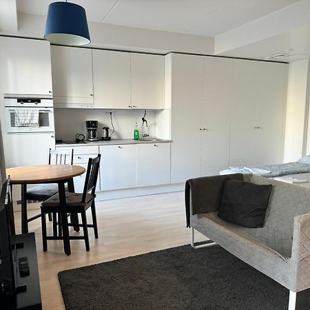 Easy Stay Rooms & Apartments Near Airport Вантаа Экстерьер фото